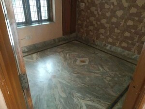 Room in 1 BHK Independent House at Sector 40 – for Rent