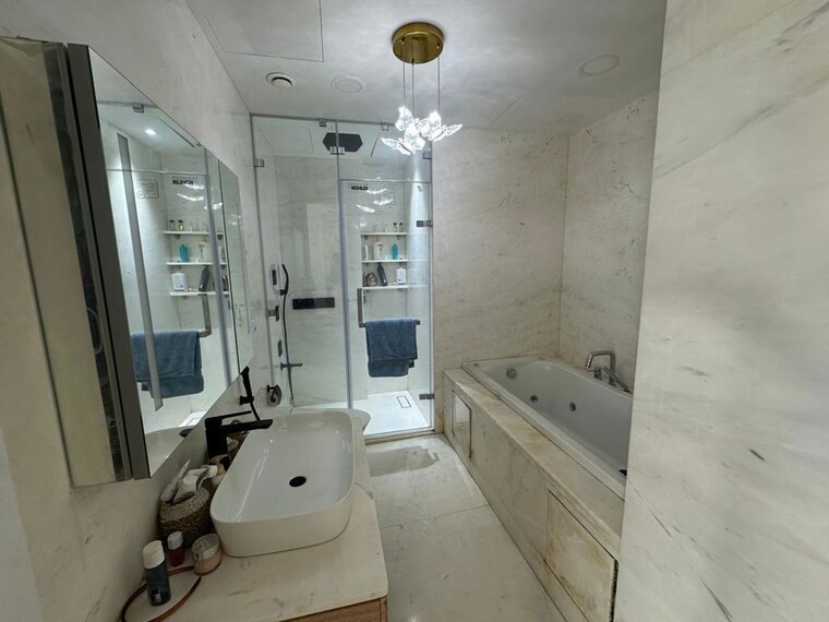 Bathroom, lodha-world-view 4 Bedroom 2100 Sq.Ft. Apartment In Worli Mumbai 10232651