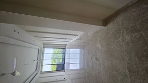 Room in 3.5 BHK Builder Floor at Green Park – for Rent