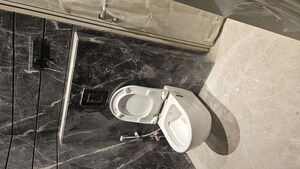 Bathroom in 3.5 BHK Builder Floor at Green Park – for Rent