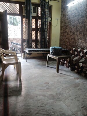 Living Room in 2 BHK Independent House at Sector 40 – for Rent