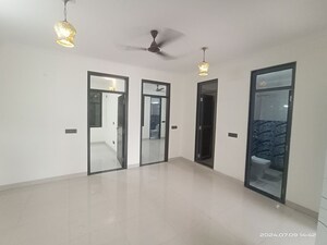 Room in 3 BHK Builder Floor at Vasant Kunj – for Rent