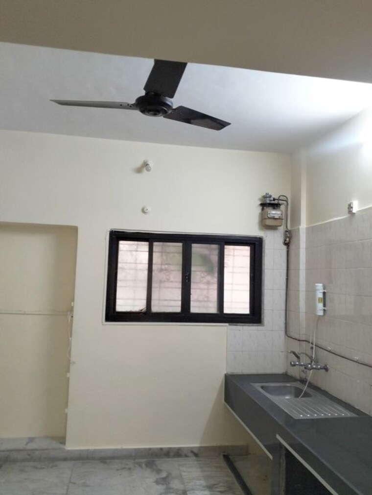Kitchen, amrut-runwal-daffodils 3 Bedroom 1800 Sq.Ft. Apartment In Nibm Pune 10232665