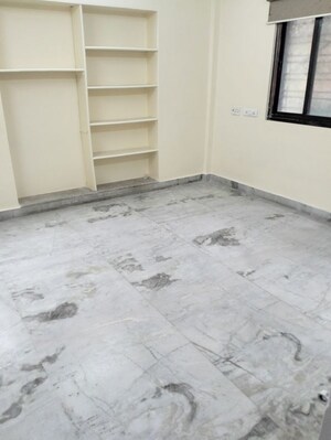 Room in 3 BHK Apartment at Amrut Runwal Daffodils, Nibm – for Rent