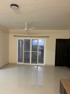 3 BHK + Pooja Room Apartment For Rent in Shriram Luxor