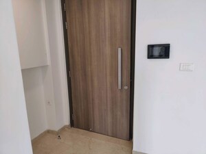 Room in 3 BHK Apartment at Lodha Aria, Parel – for Rent