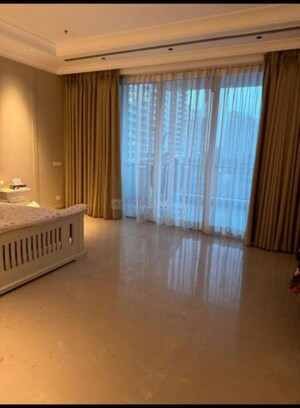 Room in 4 BHK Builder Floor at DLF The Camellias, Sector 42 – for Rent