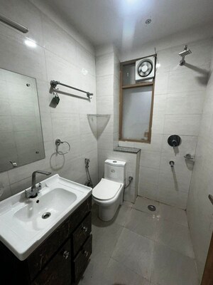 Bathroom in 1 RK Builder Floor at Sector 45 – for Rent