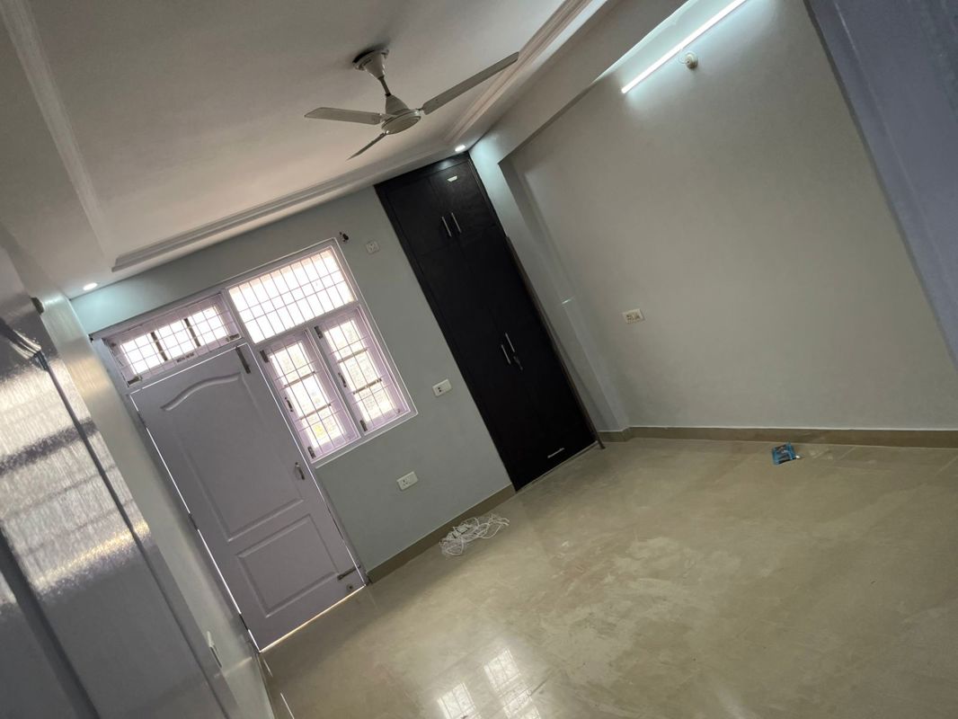 3.5 BHK + Pooja Room,Study Room Apartment For Rent in Hazratganj