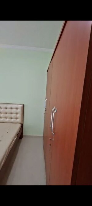 Furnished Amenities in 2 BHK Apartment at Bandra East – for Rent