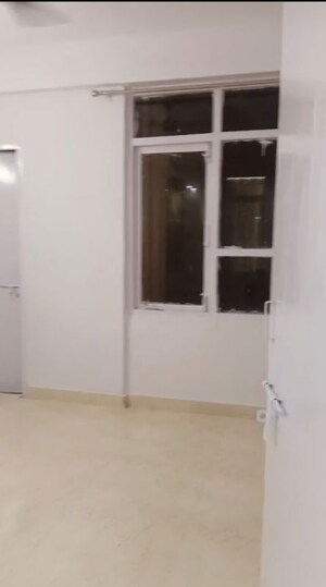 Room in 3 BHK Apartment at Vashisht Heights, Sector 87 – for Sale