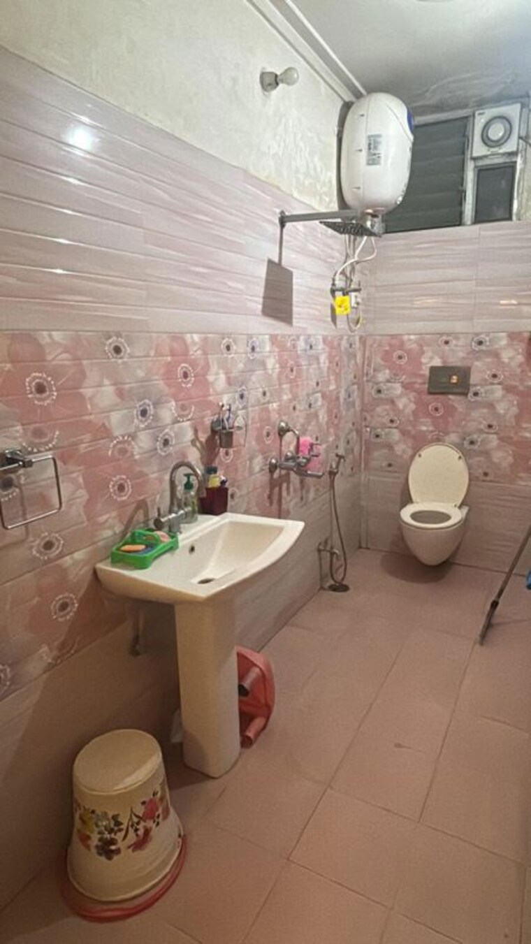 Bathroom, chinhat 2 Bedroom 1500 Sq.Ft. Villa In Chinhat Lucknow 10232839