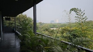 4 BHK Builder Floor – Garden View at DLF Royale Residences, Dlf Phase I - for Rent