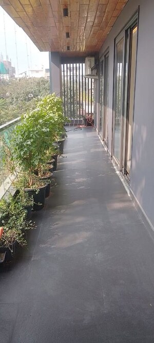 Balcony in 4 BHK Builder Floor at DLF Royale Residences, Dlf Phase I – for Rent