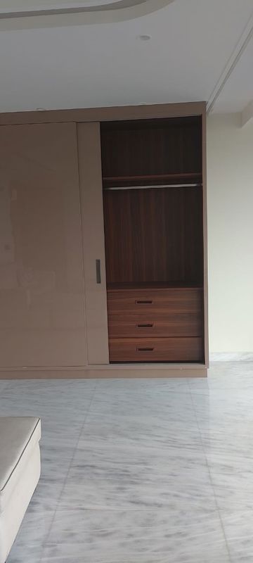 4 BHK + Pooja Room,Servant Room,Study Room,Extra Room Builder Floor For Rent in DLF Royale Residences