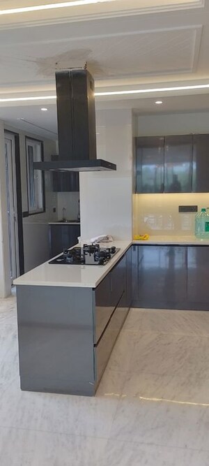 Kitchen in 4 BHK Builder Floor at DLF Royale Residences, Dlf Phase I – for Rent