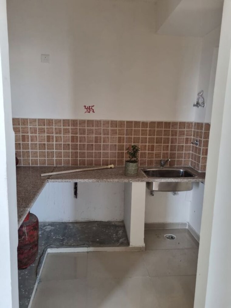 Kitchen, gaur-city-2-10th-avenue 1 Bedroom 555 Sq.Ft. Apartment In Sector 16c Greater Noida Greater Noida 10232845