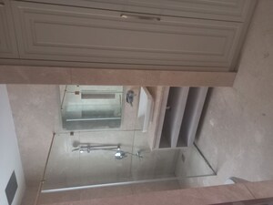 Furnished Amenities in 4 BHK Builder Floor at Suncity Township Gurgaon, Sector 54 – for Rent