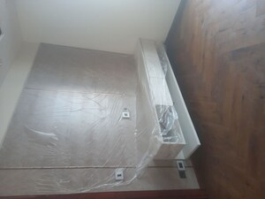 Bathroom in 4 BHK Builder Floor at Suncity Township Gurgaon, Sector 54 – for Rent