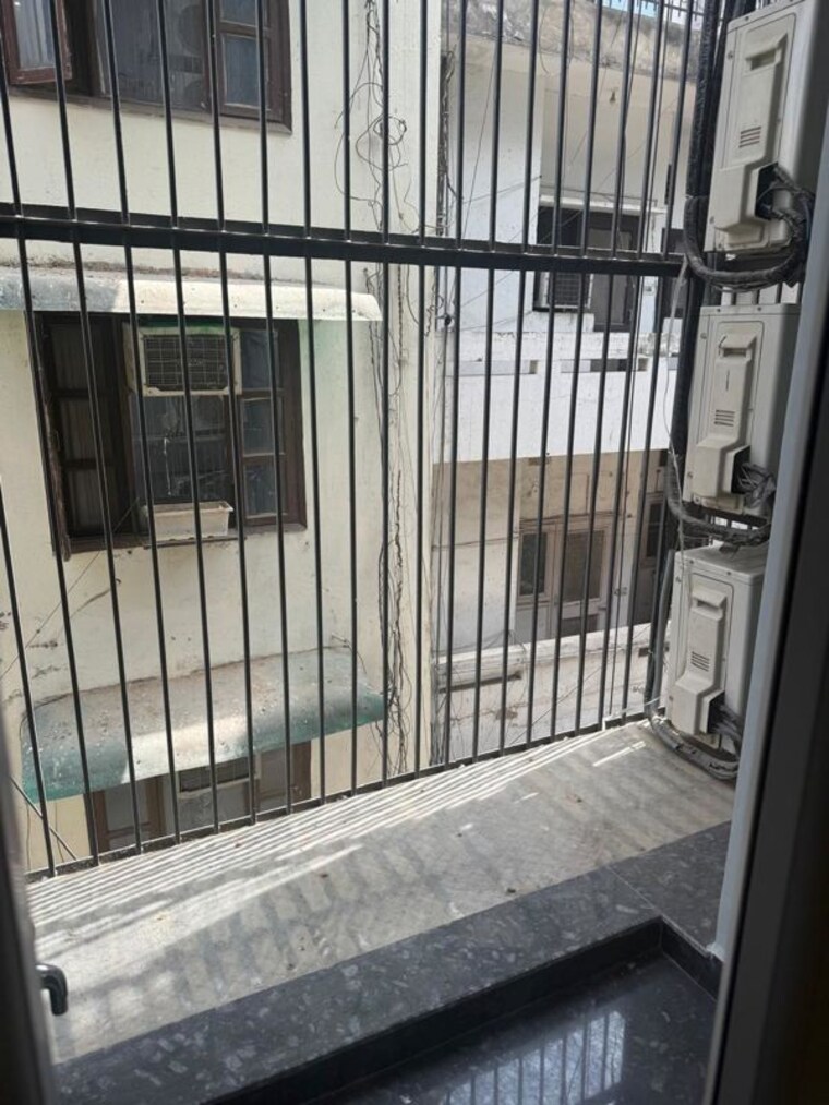 Balcony, saket 3 Bedroom 125 Sq.Yd. Builder Floor In Saket Delhi 10232873