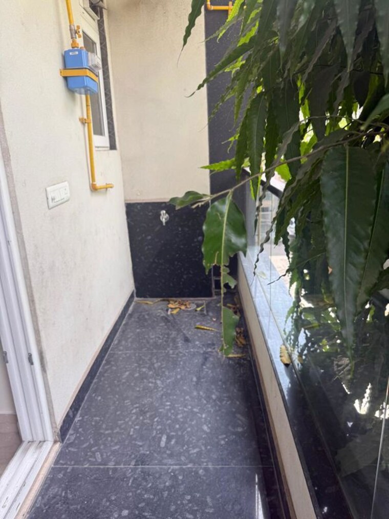 Balcony, saket 3 Bedroom 125 Sq.Yd. Builder Floor In Saket Delhi 10232873