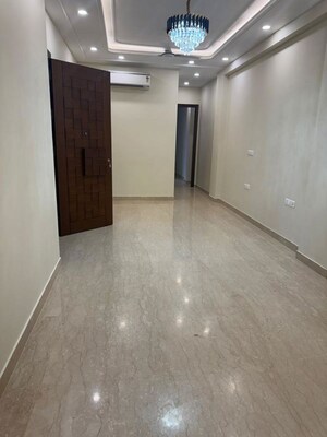 Room in 3 BHK Builder Floor at Saket – for Rent