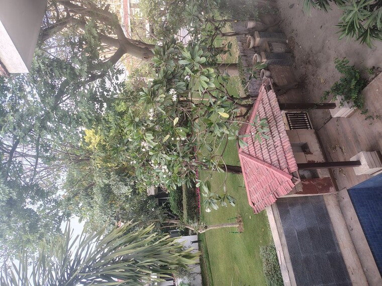 Garden, vipul-tatvam-villas 3.5 Bedroom 288 Sq.Yd. Villa In Sector 48 Gurgaon 10232874