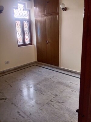 Room in 2 BHK Apartment at RWA Apartments Sector 41, Sector 41 – for Rent