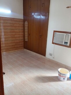 1.5 BHK Builder Floor For Rent in RWA Apartments Sector 26