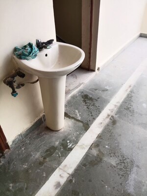 Master Bedroom in 1.5 BHK Builder Floor at RWA Apartments Sector 26, Sector 26 – for Rent