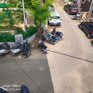 Parking in 1 BHK Builder Floor at Kohli One Malibu Town, Sector 47 – for Rent