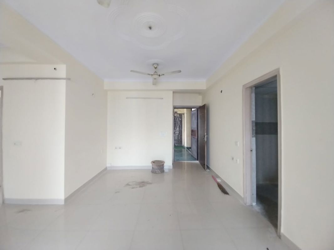 2.5 BHK + Study Room Apartment For Sale in Nimbus The Hyde park