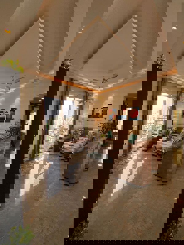 3.5 BHK + Servant Room 2500 Sq.Ft. Builder Floor in Unitech Fresco