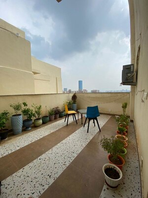 Balcony in 3.5 BHK Builder Floor at Unitech Fresco, Sector 50 – for Rent