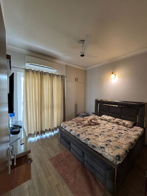 Bedroom in 2 BHK Builder Floor at Auram Floor, South City 2 – for Rent