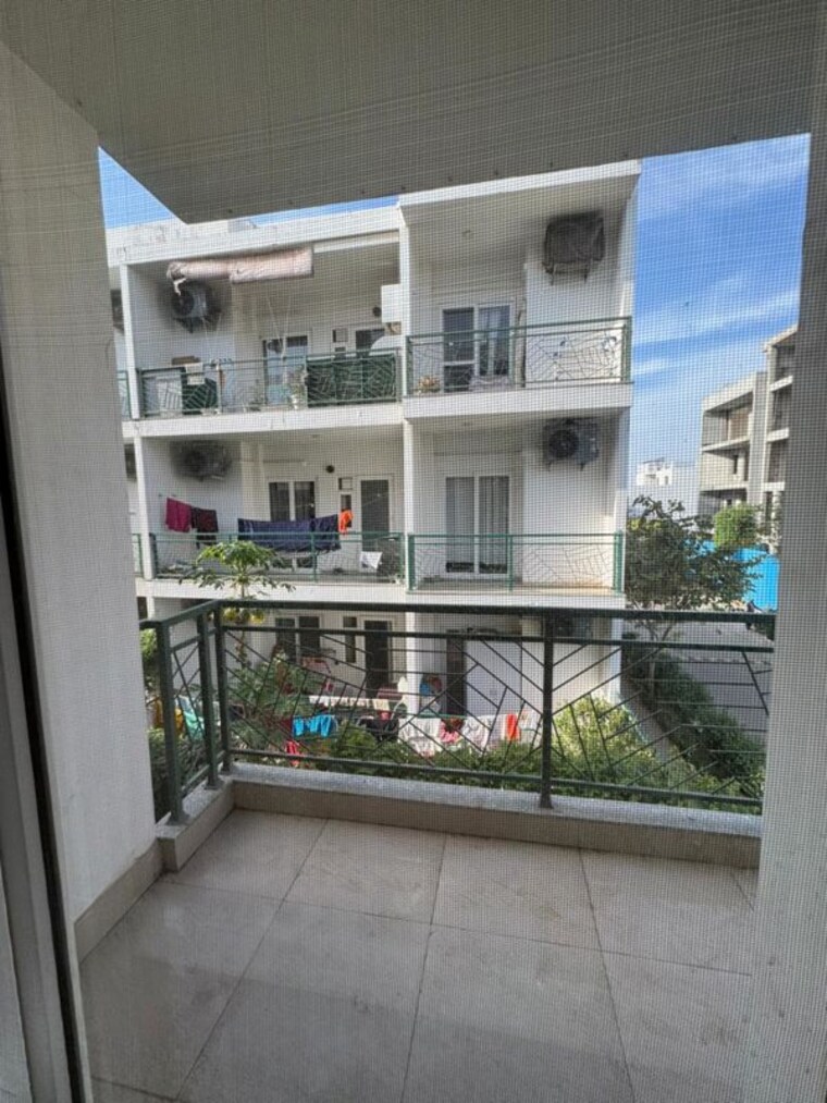 Balcony, auram-floor 2 Bedroom 1500 Sq.Ft. Builder Floor In South City 2 Gurgaon 10232910