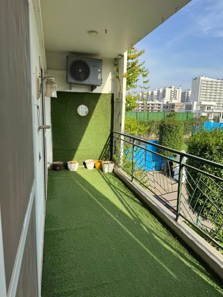 Balcony, auram-floor 2 Bedroom 1500 Sq.Ft. Builder Floor In South City 2 Gurgaon 10232910