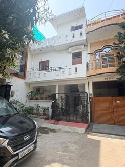 4 BHK + Extra Room Independent House For Sale in Eldeco Sanskriti Enclave