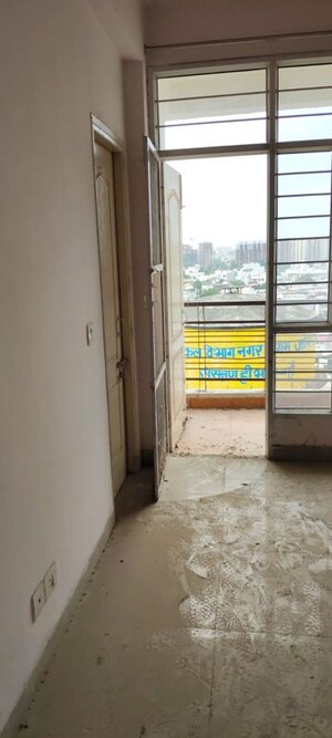 Parking in 3 BHK Apartment at Eldeco Saubhagyam, Vrindavan Yojna – for Sale