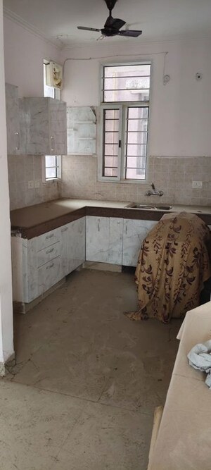 Bathroom in 3 BHK Apartment at Eldeco Saubhagyam, Vrindavan Yojna – for Sale