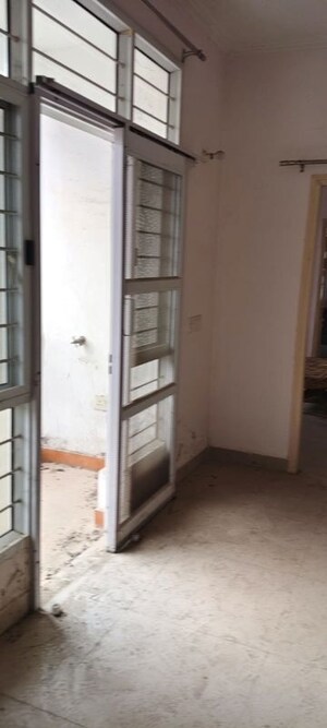 Building Lobby in 3 BHK Apartment at Eldeco Saubhagyam, Vrindavan Yojna – for Sale