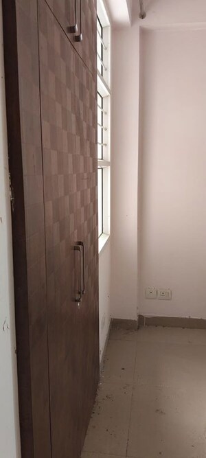 Building Lobby in 3 BHK Apartment at Eldeco Saubhagyam, Vrindavan Yojna – for Sale