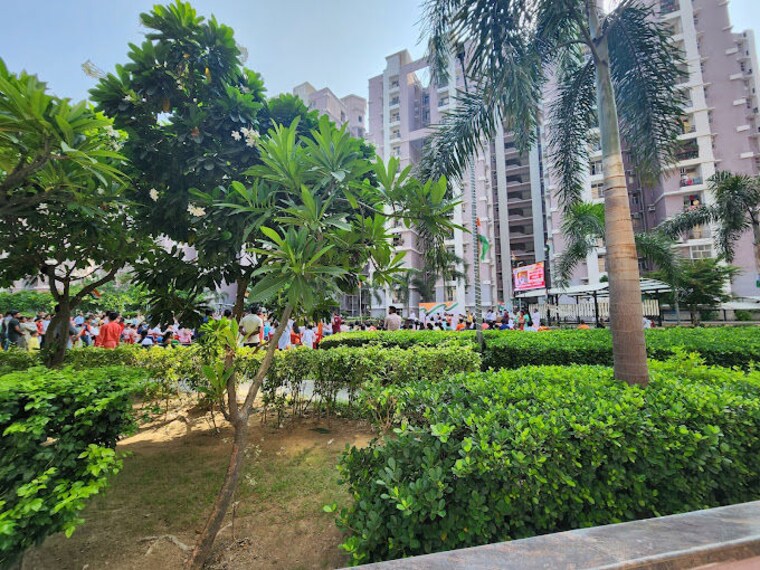 Garden, eldeco-saubhagyam 3 Bedroom 1300 Sq.Ft. Apartment In Vrindavan Yojna Lucknow 10232944