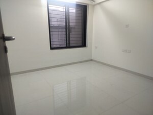 Room in 2.5 BHK Apartment at Park Express, Baner – for Rent