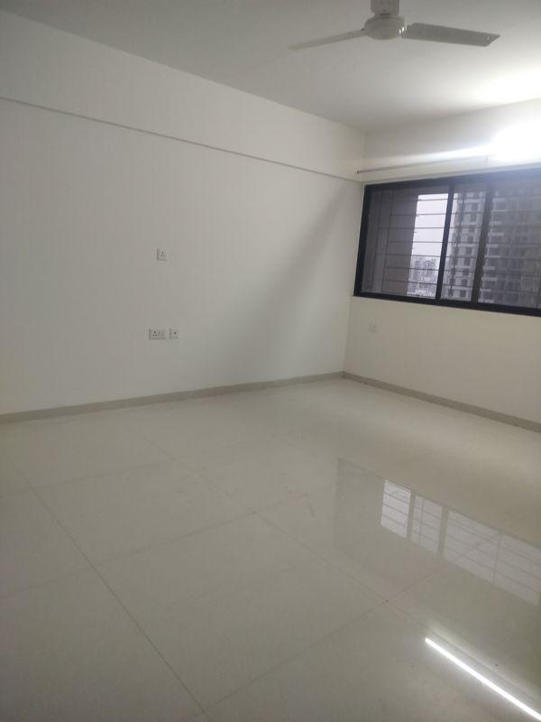 2.5 BHK Apartment For Rent in Park Express