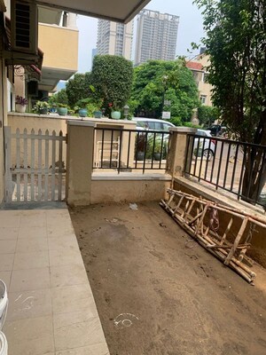 Balcony in 3 BHK Builder Floor at Emaar Emerald Estate, Sector 65 – for Rent