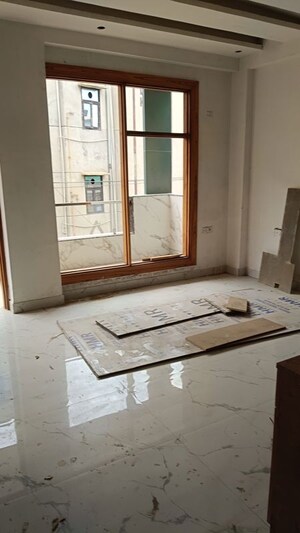 Room in 4 BHK Builder Floor at Shalimar Garden Extension I – for Sale