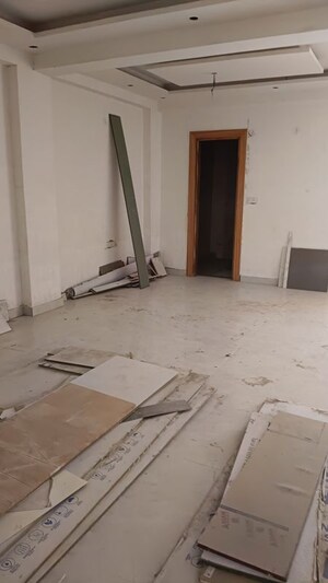 Room in 4 BHK Builder Floor at Shalimar Garden Extension I – for Sale