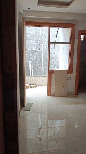 Room in 4 BHK Builder Floor at Shalimar Garden Extension I – for Sale