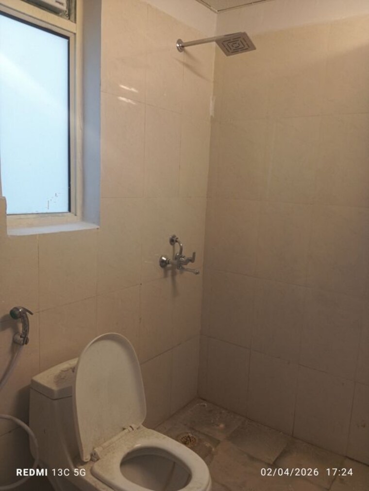 Bathroom, pyramid-midtown 2 Bedroom 1200 Sq.Ft. Apartment In Sector 59 Gurgaon 10232982